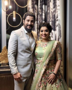 Prem Kumar Instagram - ಕಳೆದ ವರ್ಷಕ್ಕೆ ವಿದಾಯ ಹೇಳುತ್ತಾ, ಹೊಸ ವರ್ಷವನ್ನು ಕುಟುಂಬ ಮತ್ತು ಆಪ್ತರೊಂದಿಗೆ ಪ್ರೀತಿಯಿಂದ ಆಗಮಿಸುತ್ತಾ‌... ನಿಮ್ಮೆಲ್ಲರಿಗೂ ಹೊಸ ವರ್ಷದ ಶುಭಾಶಯಗಳು ❤️

#HappyNewYear