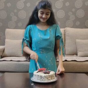 Prem Kumar Instagram - 😍Shez always special to us🤩
@amrutha_paramesha_ 🥳
#celebrationtime
#heroine🤩
#it's not her birthday 😬