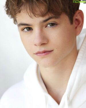 Preston Oliver Instagram - New headshots done by @kennethdolinphotography I think they came out amazing! Had a great time shooting these pictures.