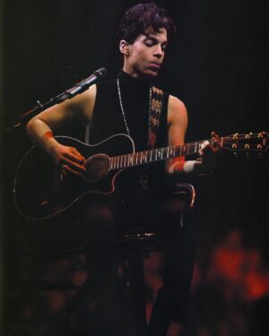 Prince Instagram - Snapshots of Prince’s electrifying performances on the Musicology Live 2004ever tour were immortalized in the Official Tour Book! 

📸 by Afshin Shahidi