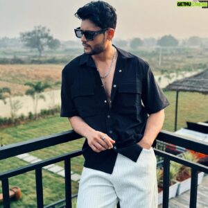Prince Yawar Instagram - Teliyadhee how m i looking 😜