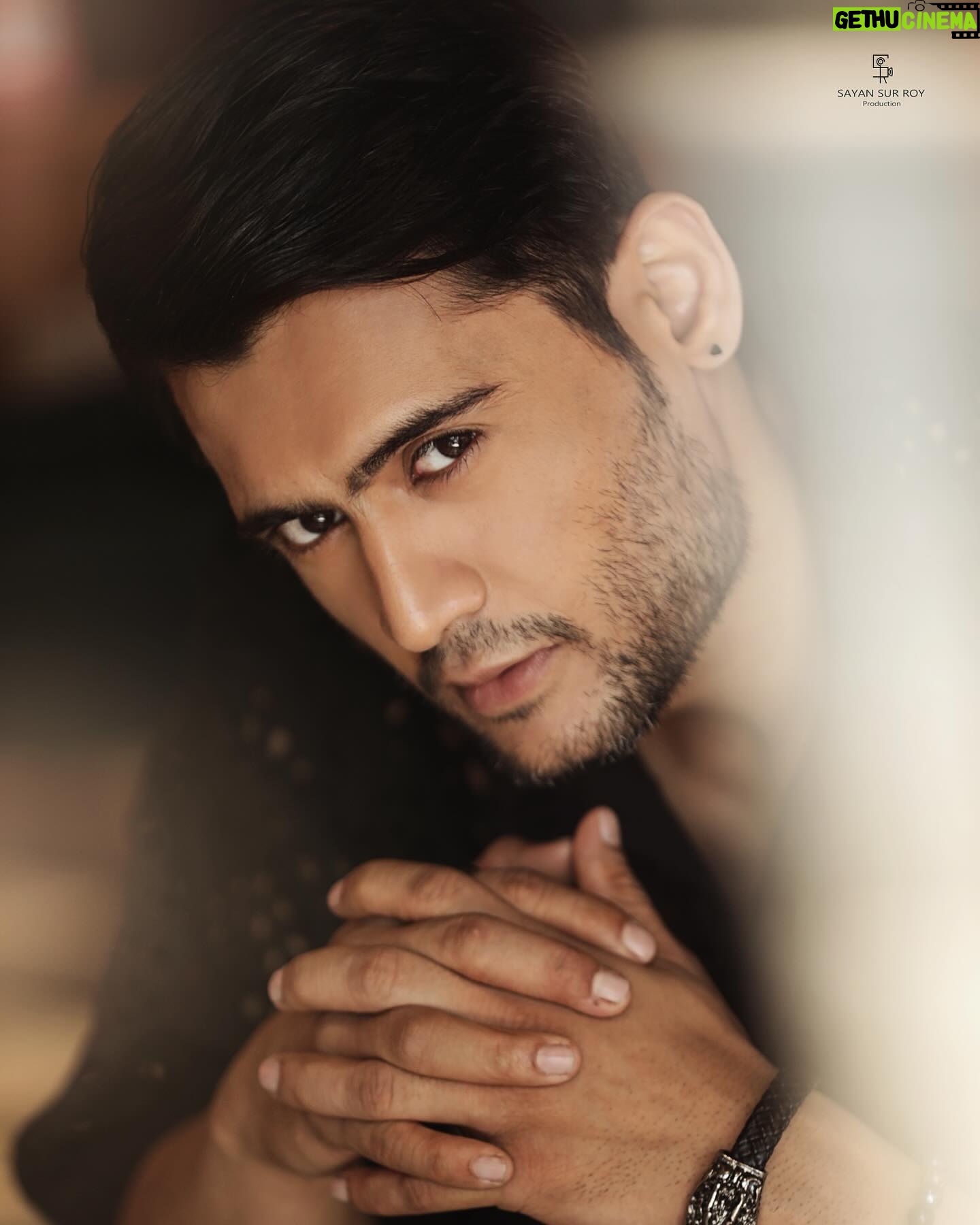 Prince Yawar - 33.8K Likes - Hello 2024….Be modish and shine like a ✨. Pic @sayansurroy Styling @rehanshahdesigns 🤟Gym Guru @spallampally 🔥
