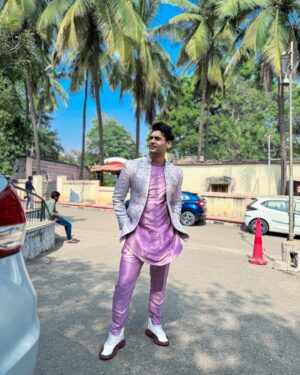 Prince Yawar Instagram - Try not to become a Man of Success , rather become a Man of Value 🤟

#princeyawar #yawar