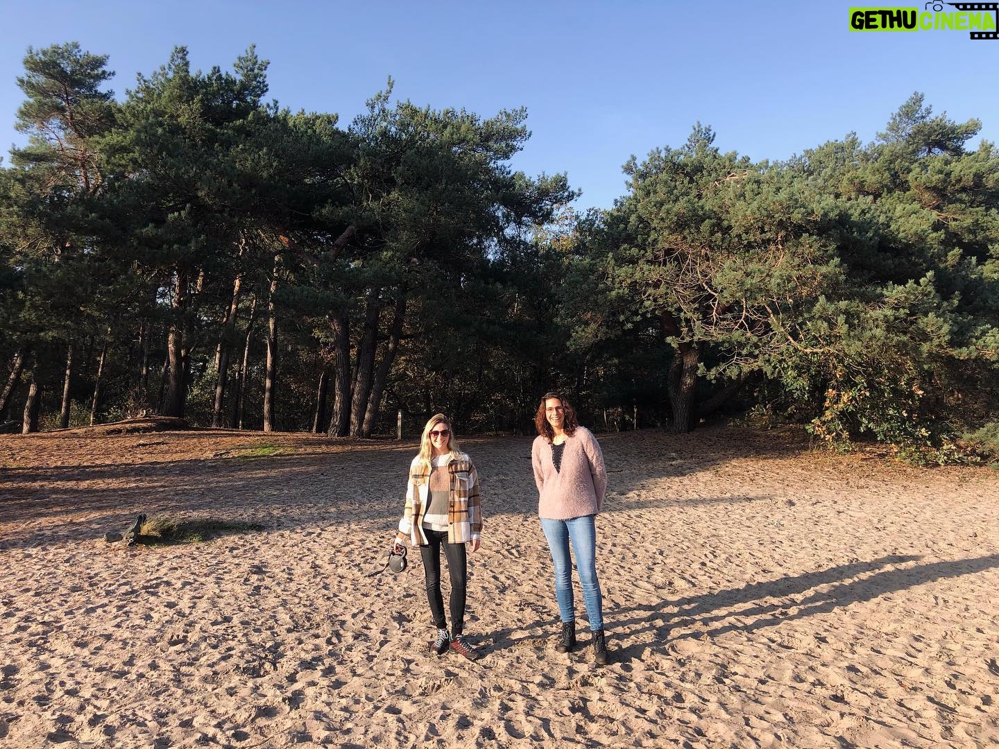Priscilla Knetemann - 425 Likes - Wij hadden echt een heerlijk weekend weg! Hoe was die van jullie? ☀️🍂🦮♥️➡️
#lekkerbuiten #zon #friends #dog #gutsgusto #natuur