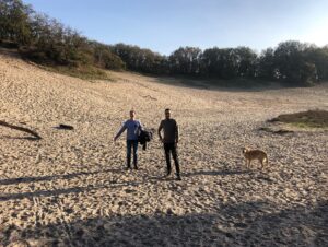 Priscilla Knetemann Instagram - Wij hadden echt een heerlijk weekend weg! Hoe was die van jullie? ☀️🍂🦮♥️➡️

#lekkerbuiten #zon #friends #dog #gutsgusto #natuur