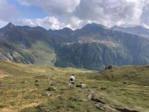 Priscilla Knetemann Instagram - Na 12 uur in de auto, zijn we weer terug. Het was een heerlijke vakantie samen in
Oostenrijk ❤️ Jeetje, wat was het mooi! #oostenrijk #hike #karinthië #liefde