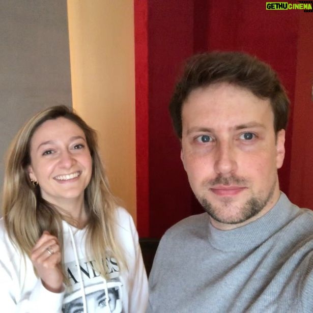 Priscilla Knetemann - 1.3K Likes - Na 15 jaar (ja echt 15 jaar!!) komt er een einde aan Spangas & op gezellige wijze namen we gister afscheid met elkaar. Dankbaar voor de hele mooie tijd & vriendschappen. Ook al ben ik al een tijd gestopt met Spangas, het was mooi er even bij stil te staan. 🧡
#spangasdatzijnwij #spangas #charley #15jaar 👗: @gutsgusto