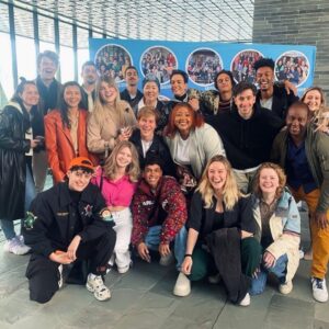Priscilla Knetemann Instagram - Na 15 jaar (ja echt 15 jaar!!) komt er een einde aan Spangas & op gezellige wijze namen we gister afscheid met elkaar. Dankbaar voor de hele mooie tijd & vriendschappen. Ook al ben ik al een tijd gestopt met Spangas, het was mooi er even bij stil te staan. 🧡
#spangasdatzijnwij #spangas #charley #15jaar 👗: @gutsgusto