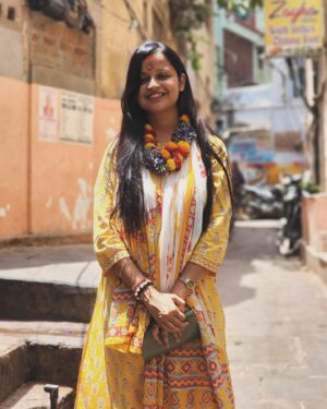Priya Choudhury Instagram - बनारस् की गलियाँ!!❤️