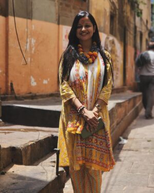 Priya Choudhury Instagram - बनारस् की गलियाँ!!❤️