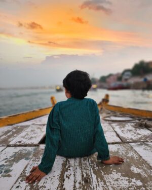 Priya Choudhury Instagram - बनारस् का घाट हो तुम् ❤️ #banaras #banarasghatsbeauty❤️ #banarasghat