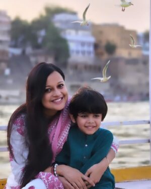 Priya Choudhury Instagram - बनारस् का घाट हो तुम् ❤️ #banaras #banarasghatsbeauty❤️ #banarasghat