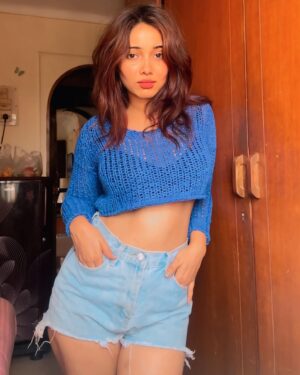 Priya Mishra Instagram - Feeling as blue as the ocean 🌊💙