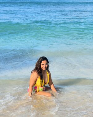Priya Paramita Paul Instagram - No more monday blues 🌼
#mondayblues 
#mondaymotivation
#bikinibabe
#bikinistyle 
#priyaparamitapaul
