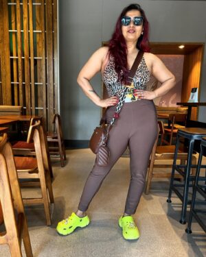 Priya Paramita Paul Instagram - When I used to think I had to stand in front of those gorgeous ladies in Ms World International my legs used to shiver. They are so tall and most of them have athletic bodies. Indians usually fall under the petite category.
In India, most of us haven’t learned to be fit by body from childhood. Few of us have learned through in later phases of life. It takes a toll for people like me to change their bodies like them.
When I decided to go to the gym I felt my fear of standing on stage withe will go away. But after a year when my body came in shape, I was feeling almost the same fear because I couldn’t change my height.
Then eventually I realised that it’s not just the body but the mind coupled with the body that makes anyone stand tall and confident on the bigger stage like this. Later I started changing my body and practising body confidence in front of anyone in the world.
And I was shocked seeing how I felt in the competition. I knew I was in my full confidence not thinking about who was looking better or stronger than me.
Hence, it's good to change your body but the most important thing is your body confidence. Stop judging your body, either you change it or acknowledge your body.

#priyaparamitapaul #bodyconfindence #realisation #mentalhealth #mindfulness