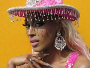 Priyanka Instagram - STAMPEDE STRONG 💪🏾 

I found out that this is the first year @calgarystampede @csprideday invited a headliner for the stampede! They’ve had incredible drag performers perform every single year and the event kept getting bigger and bigger and bigger! With over 4000 people in attendance, it’s safe to say that we are not going anywhere! 🌈 

we aren’t a religion or a cult… we’re human!  I’ll see you again Calgary when I come back from my DEVASTATIA tour in October/November… Look out soon for more dates 🚌 

#calgarystampede #devastatia 

photo by @philcrozier 
video by Patrick McCloighlin
dancers @emilyxxavier @karinagrzella 
hair @tananuff 
hair colour @hairbymarcandre 
costume @marcosquared 
dancer costumes @aka.thestore 
in ears @jhaudio