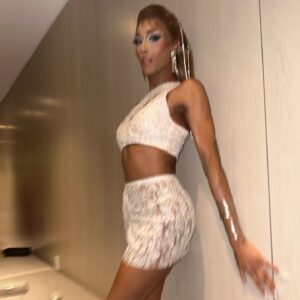 Priyanka Instagram - Want to see my schedule for the last week? 🚀🤯👑📺🌈

	•	Sunday: Overnight flight to NY after LA pride (randomly sat beside JoJo Siwa lol what?!)
	•	Monday: Chrissy show in NY
	•	Tuesday: Fly to Toronto for tour rehearsal with @taminaparis 
	•	Wednesday: Host @etalkctv , fly back to LA
	•	Thursday: CAA screening of @werehere in LA, fly overnight to Toronto
	•	Friday: Sound of Music Festival in Burlington, ON
	•	Saturday: Fly back to LA for the Critics Choice Awards (WE WON!!), fly overnight back to NY (did not see JoJo Siwa again)
	•	Sunday: Host #HouseOfDragon event with @humanbyorientation / @hbo 
	•	Monday: Fly to Windsor, perform at @yourcoca 
	•	Tuesday: Take the train back to Toronto for a fun event with @hendricksgin

… I WOULDN’T HAVE IT ANY OTHER WAY. Every single person, selfie, memory, song performed, dance move danced, struggle, win, frustration, lack of sleep, etc., etc., etc.—it’s always worth it to spread all that joy and truly live out my dream. I love you all and I can’t wait to show you this tour we’ve been working on. It’s shaping up to give full popstar musical Super Bowl arena concert energy. Prepare to be gagged, wowed, and entertained! 🎤