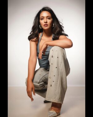 Priyanka Sarkar Instagram - 🪽🪽🪽 ...

@sourav.dutta.kolkata 

@makeupbysumanganguly 

@fashiondoctor_official 

@bhaskar5100 
@abhireporting
