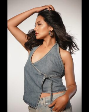Priyanka Sarkar Instagram - 🪽🪽🪽 ...

@sourav.dutta.kolkata 

@makeupbysumanganguly 

@fashiondoctor_official 

@bhaskar5100 
@abhireporting