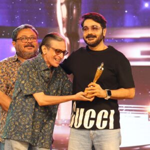 Prosenjit Chatterjee Instagram - Last night received the Tele Cine BEST ACTOR award for playing #ProbirRoyChowdhury in #DawshomAwbotaar and it has been a complete delight to receive it from a dear friend Shubhashish. Thanks to the entire team of “Dawshom Abotar” , @svfsocial and @srijitmukherji for bringing Probir Roy Chowdhury back on big screen. Grateful to all my audience for showering their love.