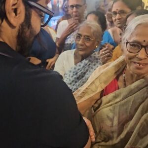 Prosenjit Chatterjee Instagram - আপনাদের এই ভালোবাসাই আমাদের কাজের অনুপ্রেরণা ..ধন্যবাদ জানাই @richaa_13 কে এত সুন্দর ভাবে সব কিছু আয়োজনের জন্য 🙏❤️ #ajogyo #audience  #love