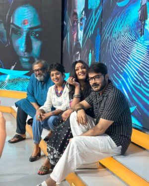 Prosenjit Chatterjee Instagram - At the @abpanandatv with team #Ajogya. Watch full interview here https://youtu.be/Ofyln3ftAFI?si=r30YmmUK6CxIhKWk 

@kgunedited @prosenstar @surinderfilms