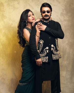 Prosenjit Chatterjee Instagram - 50 not out....আমরা "অযোগ্য" জুটি !!....দেখা হচ্ছে সিনেমা হলে এই ৭ই জুন...#Ajogyo 

📷 @soumya_singha_photography