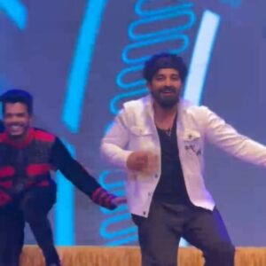 Pruthvi Ambaar Instagram - Performance for Bhuvanam Gaganam Teaser Launch with my team @vyom_dance_academy 
Music: @music_house__production_india @prajwal_bhatkal

#pruthviambaar #sandalwood #appufans #tributetoappusir #vyomdanceacademy #puneethrajkumar