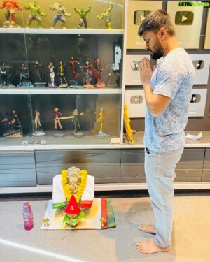 Pruthvi Mukka Instagram - Happy Vinayaka Chavithi Everyone and Happy birthday to me 😎