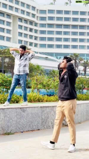 Pruthvi Mukka Instagram - When your heart broke into pieces, make sure every piece D A N C E S in P E A C E!! ❤️‍🩹
.
Choreography: @rahhuul_adapaa 👌
VC : @riteshdotp 
@pradeep_ranganathan @i__ivana_ @itsyuvan 
.
.
#dance #pillapadesave #adapaachoreo #donpruthvi
#visakhapatnam #beachvibes #reels