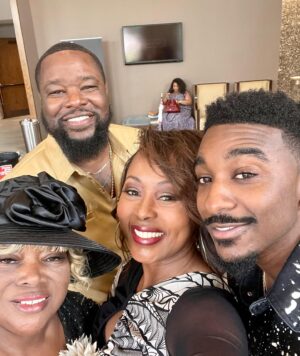 Ptosha Storey Instagram - Happy Mother’s Day ! ❤️ I hope you had an fabulous day . I sure did. It’s always a blessed day when I get to share it with my amazing son @jordanljones , beautiful mother @ednavine and my awesome siblings. @gbaby048 @og_kodaak . Today was a good day ! 💕
(Swipe)
# goodtimes 
#happymothersday
#mothersday