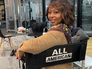 Ptosha Storey Instagram - Hey Family ! Catch me on “All American” TONIGHT!! CW @ 8pm EST.  Awesome show with an amazing cast @brezofficial @kareemgrimes . #blessed 🙏🏾

#Tonight
#AllAmerican 
#cwallamerican 
#cw 
#gueststar 
#grateful