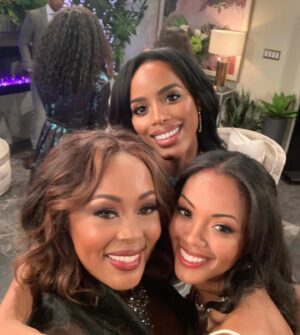 Ptosha Storey Instagram - Always a blast hanging with my Y&R TV daughters! So honored to be on this Emmy Nomination journey with you @mishaelmorgan. Congrats ! Love you @missleighannrose . What a marvelous ride with you both . 💕❤️💕 ( swipe)

#Emmynominatedactress
#theyoungandtherestless 
#theyoungandtherestlesscbs 
#2022emmyawardsnominations 
#grateful 🙏🏾