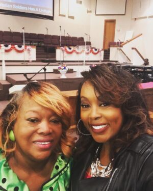 Ptosha Storey Instagram - Happy Mother’s Day to my beautiful mother @ednavine .
Love you 💕