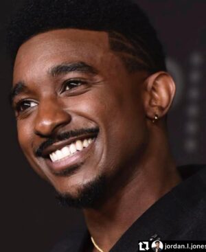 Ptosha Storey Instagram - My❤️, my soul, my son #PROUD
(SWIPE) 
#Repost @jordan.l.jones 

I had to dead a lot of things, so I could live like this🤞🏾 #BelAirPremiere👑 #Feb13 #peacock #CallGod🗣