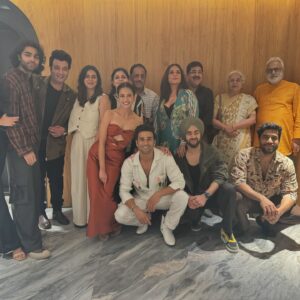 Pulkit Samrat Instagram - Manjoteeeeeey!!!! When i went through these pictures I realised, kitna kuch kiya hai yaar saath mein! Kitne saal, kitni memories, kitni b*%@*di!! Am glad we met. You are a gem of a person! Be the same always! Be blessed bhai! 😘😘 @oyemanjot #EkDin