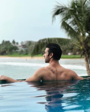 Pulkit Samrat Instagram - H2Oh-so-happy! 🏊‍♂️ 🌊