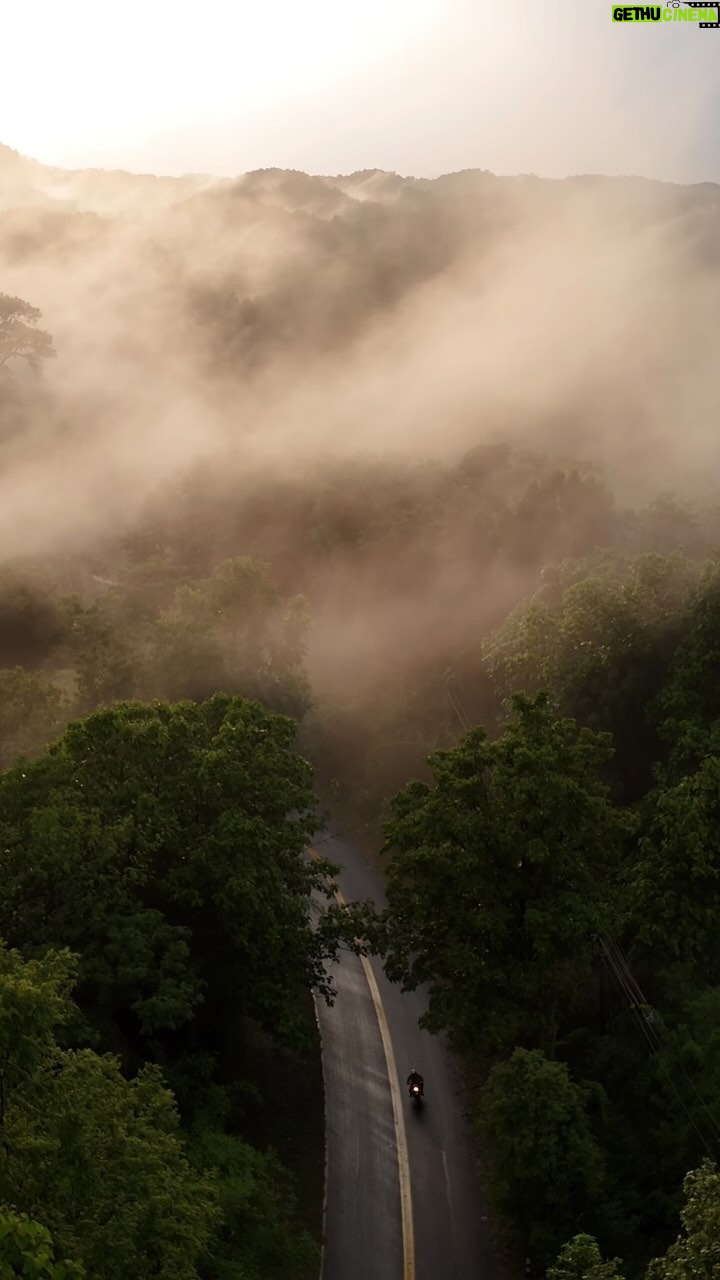 Puri Hiranprueck - 13.6K Likes - น่านหน้าฝนสวยจริงๆ #viewfinderthailand