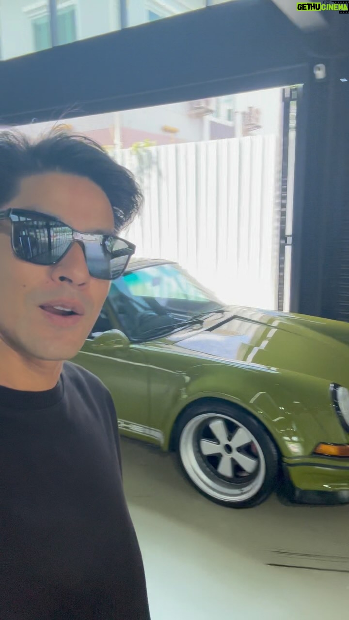 Puri Hiranprueck - 26.1K Likes - เงินเดือนหมดแล้วนะที่รัก ซื้อรถขายผักมาให้ #mydreamcar #rwb #porsche #renndrive