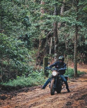 Puri Hiranprueck Instagram - เช้านี้ที่อุทยานนันทบุรี ดอยวาว และบ้านสบขุ่นครับ ขึ้นไปดมหมอกและชิมกาแฟ เป็นอีกหนึ่งจุดหมายปลายทางในจังหวัดน่านที่เราไม่เคยไป น่านหน้าฝนสวยจริงๆ รักน่านครับ #viewfinderthailand #น่านหน้าฝน #ททท 📷 @be_banjong