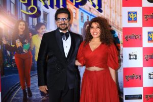 Pushkar Jog Instagram - मुसाफिरा चित्रपटाच्या ग्रँड प्रिमियर सोहळ्यासाठी मान्यवरांची आणि कलाकारांची विशेष उपस्थिती .. 
पहा या सोहळ्याची काही छायाचित्रे !!

तिकीट बुक करा इथे: Link In Bio 🔗

'मुसाफिरा' सर्वत्र महाराष्ट्रात प्रदर्शित!

#Musafiraa #InCinemasNow 
#AnandPanditMotionPictures #AishMotionpictures #GoosebumpsEntertainment #NitinVaidyaProductions

A Film by @jogpushkar 

Presented By: @anandpanditmotionpictures @goosebumpsent1 @nitinvaidyaproductions Aish Motion pictures

Produced By: @anandpandit @roopa_pandit Pushkar Jog, Nitin Vaidya 
Co-Produced By: @vaishalshah7 @rahul_v_dubey 

Starring: Pushkar Jog @iampoojasawant @smritysinha_official @dishapardeshi_ @pushkarajchirputkar @chetanmohture 

Music: @suhit_abhyankar @rohanrohanofficial @sai_piyush_ 
Singer: Suhit Abhyankar @vishaldadlani @salimmerchant 
Lyricist: @the_manndar @aditi_vinayak_dravid 
Music On: @videopalaceindia 

Associate Director: @cherry_piee7 
Executive Producer: @ravirajzingade 
Line Producer: Laxmikant Kalgutkar
Director Of Photography: @yogeshkoli8 
Art Director: @shrutiiihaldipur 
Acting Supervisor: @yogeshphulphagar 
Costume: @styledbyshakti 
Makeup & Hair: @sheetalpalsande Mrunal Pawaskar, Sonal Koyande
Publicity Stills & Bts: @zingaderanjan 
Publicity Designs: @dedhiabrijesh 
PR: Avadumber Entertainment @amrutamane48 
Digital Marketing: @teamsocialtime
Media Partner: @byou.in @tejalpimpley 
Music Support: @spotifyindia 
Travel Partner: @thomascookofficial
On Ground Partner: @kktravelspune @kkagrotourismvelha 
Food Partner: @cheesianopizza
