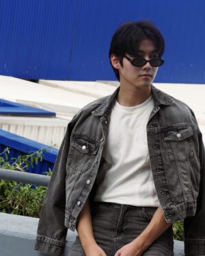 Pusit Dittapisit Instagram - ใจแลกใจ ใช้ได้กับใครบ้างนะ🖤🖤 #hmthailand 
Styling by : @i_amammmm #stylebyiaammxx
