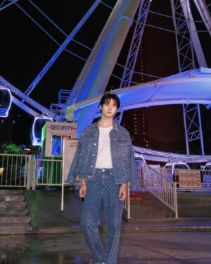 Pusit Dittapisit Instagram - ความรักหน้าตาแบบนู้นหรือแบบนี้หรอครับ👉🏻👈🏻 #hmthailand
Styling by : @i_amammmm #stylebyiaammxx