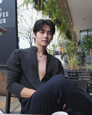 Pusit Dittapisit Instagram - เรียกพี่ก็ไม่เอา งั้นเรียก dad ก็ได้ครับ🕶️👨🏻🖤
Styling by : @i_amammmm #stylebyiaammxx
