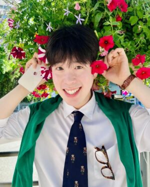 Pyo Ji-hoon Instagram - 화장한 지훈이💚