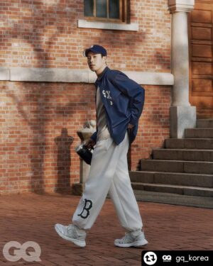 Pyo Ji-hoon Instagram - GQ & MLB와 함께한 지훈이🙂🙂

-
#협찬 표지훈의 일요일에 동행했습니다. 아침 햇살과 함께하는 산책부터 음악 작업실에서의 시간, 대본 연습을 마친 뒤 즐기는 소소한 티타임, 전기스쿠터를 타고 집으로 돌아가는 퇴근길까지. 그의 일상에 스며든 MLB룩이 이 모든 순간을 더욱 스타일리시하게 빛냈습니다. 라이프스타일에 에지를 더하는 MLB와 함께한 표지훈의 하루로 초대합니다.
-
@pyojihoon_official @mlbkorea #PO #표지훈 #PYOJIHOON #피오 #MLB #MLB모자 #GQKOREA
-
EDITOR 하예진
PHOTOGRAPHER 윤송이 @songgge 
STYLIST 김성덕 @kimseongduck 
HAIR 김성환 at 순수
MAKE-UP 김효정 at 순수
ASSISTANT 조은서