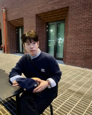 Pyo Ji-hoon Instagram - 생존신고 지훈이👍🤭
