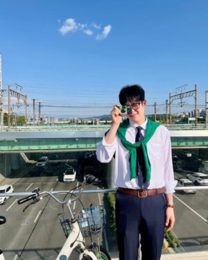 Pyo Ji-hoon Instagram - 화장한 지훈이💚