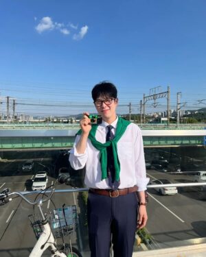 Pyo Ji-hoon Instagram - 화장한 지훈이💚