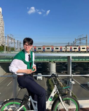 Pyo Ji-hoon Instagram - 화장한 지훈이💚